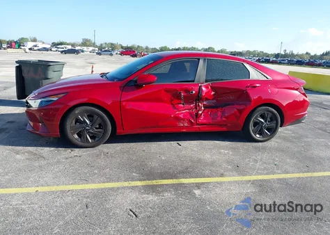 2022 Hyundai Elantra Sel z USA, uszkodzony, nr VIN KMHLM4AG2NU284487